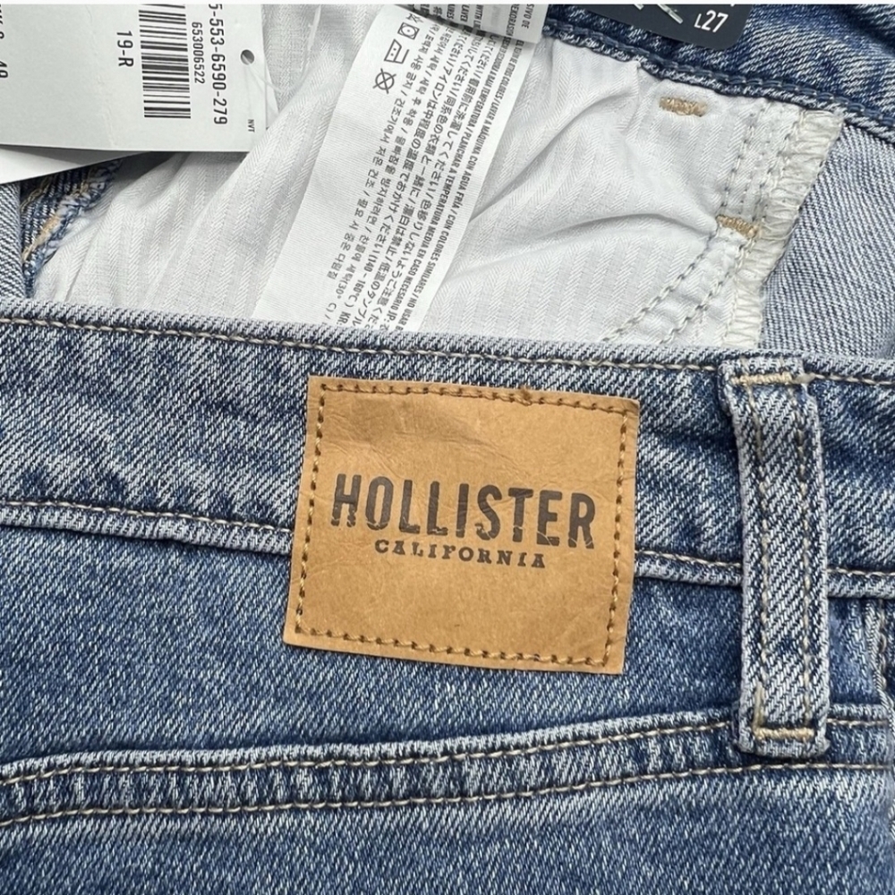 NWT Hollister Ultra High-Rise Mom Jean Light Wash Size 19R  (W34-L27) Rinestones
